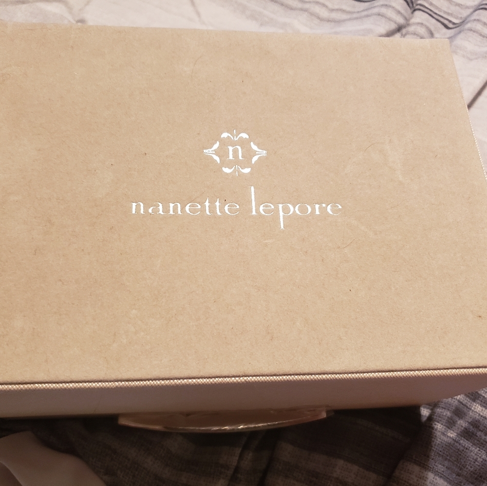 Jewelry box